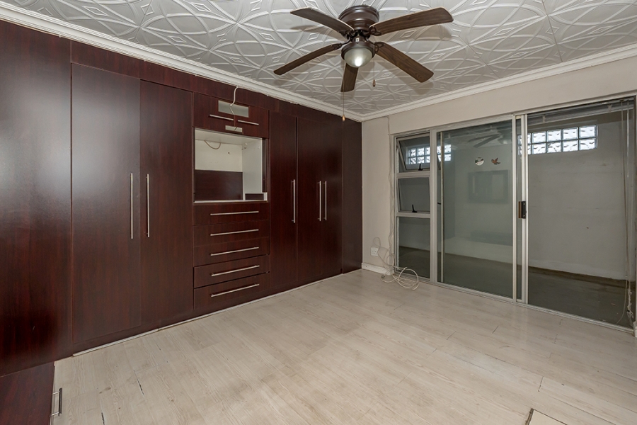 7 Bedroom Property for Sale in Lentegeur Western Cape